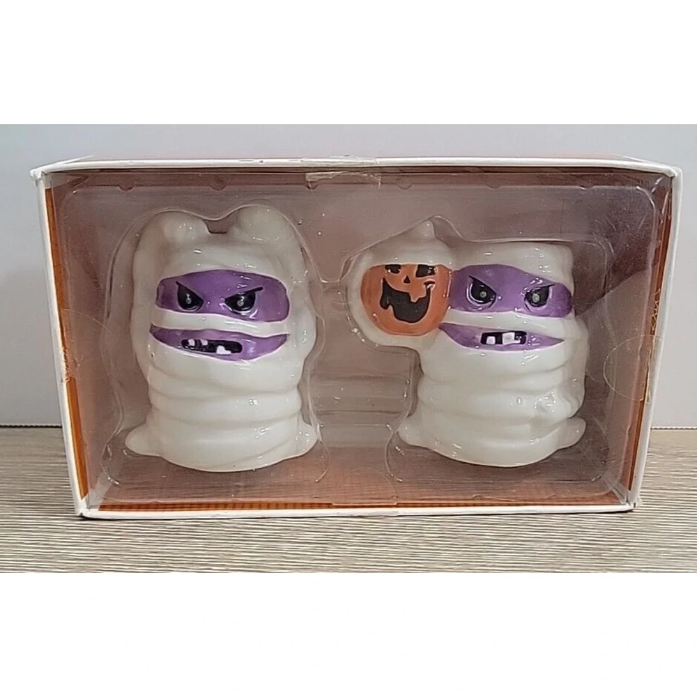 Halloween Mummy Salt and Pepper Shakers Spooky Ceramic‎ Figurines 3in